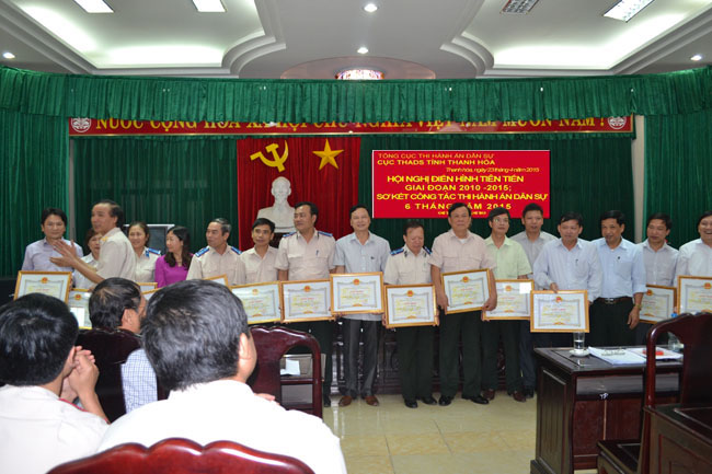 Cục Thi hành án dân sự tỉnh Thanh Hóa tổ chức Hội nghị Điển hình tiên tiến giai đoạn 2010 – 2015; Sơ kết công tác thi hành án dân sự 6 tháng đầu năm 2015