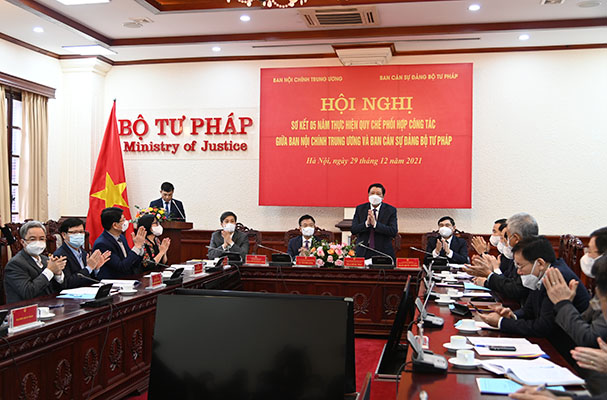 Nâng cao hiệu quả công tác phối hợp giữa Ban cán sự Đảng Bộ Tư pháp và Ban Nội chính Trung ương