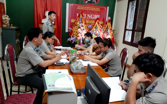 Chi bộ Chi cục THADS huyện Bá Thước học tập, nghiên cứu Nghị quyết Đại hội XIII của Đảng