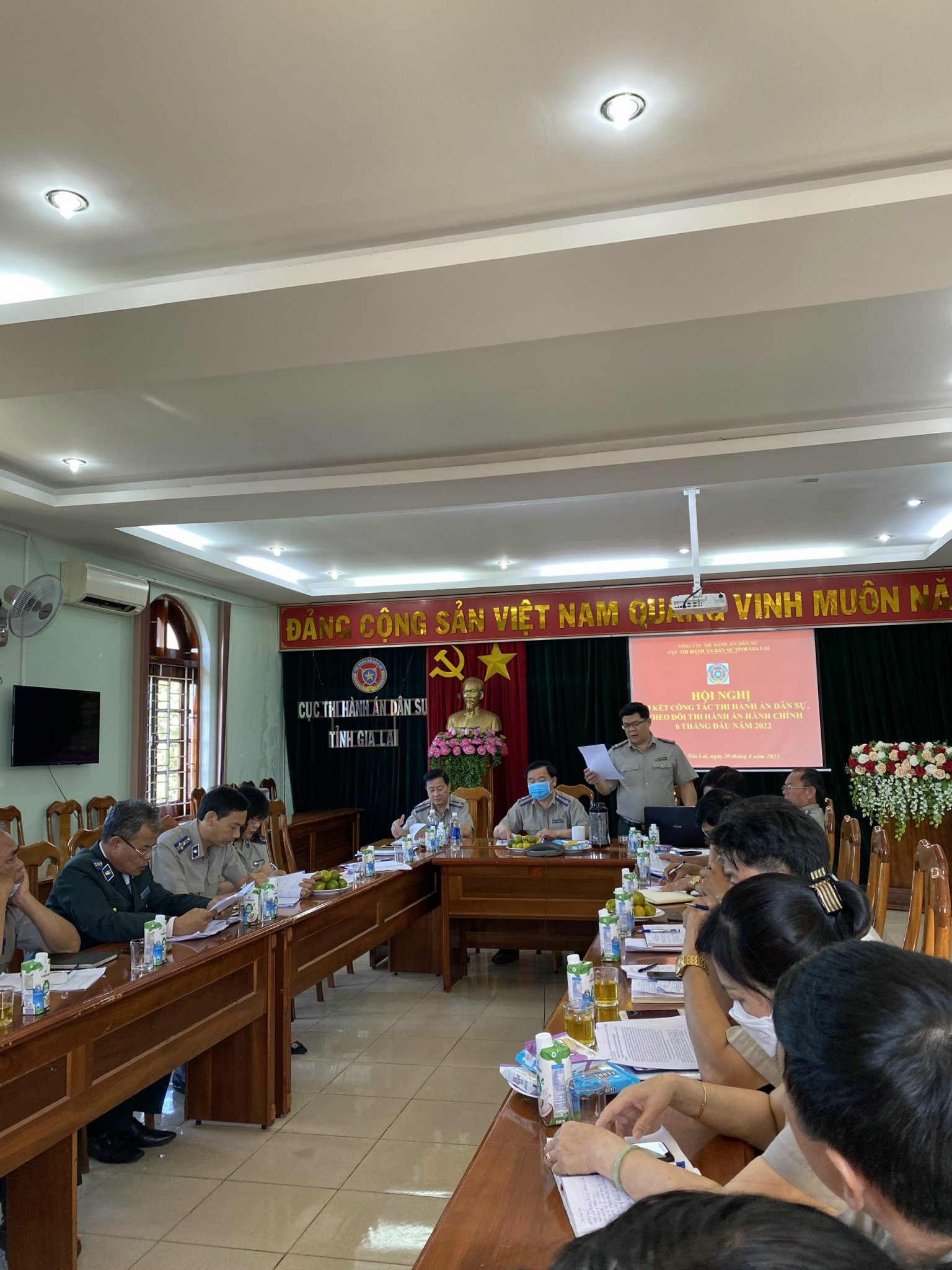 CỤC THI HÀNH ÁN DÂN SỰ TỈNH TỔ CHỨC HỘI NGHỊ SƠ KẾT CÔNG TÁC THI HÀNH ÁN DÂN SỰ 6 THÁNG NĂM 2022