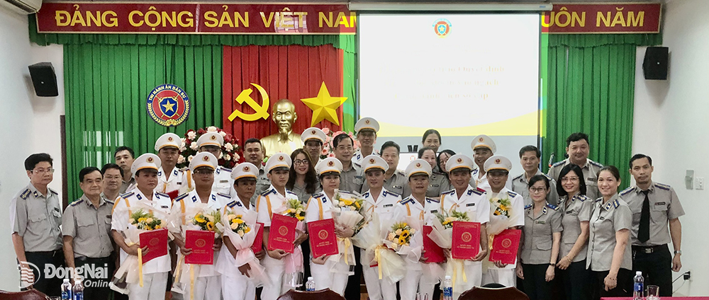 Đồng Nai Trao quyết định bổ nhiệm 14 chấp hành viên sơ cấp thi hành án dân sự