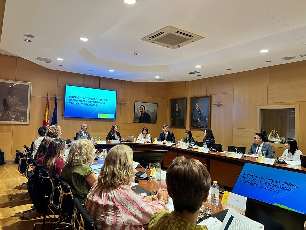 Đoàn công tác liên ngành trong lĩnh vực nuôi con nuôi tại Tây Ban Nha và Hoa Kỳ