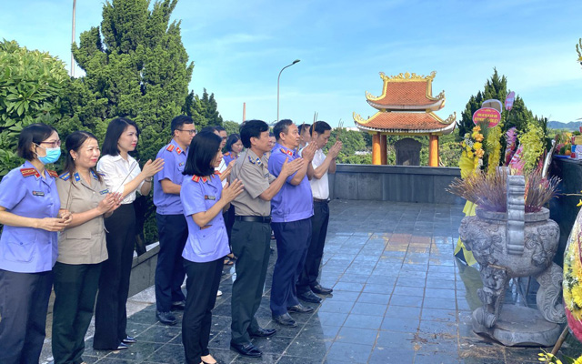 THADS thị xã Bỉm Sơn: dâng hương kỷ niệm 77 năm ngày Thương binh Liệt sĩ (27/71947-27/72024)