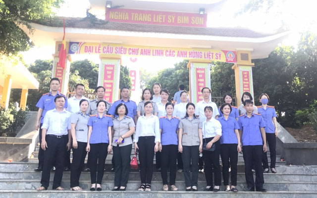 Bỉm Sơn: Chi cục THADS, TAND, VKSND thị xã dâng hương tưởng nhớ ngày Thương binh - Liệt sĩ