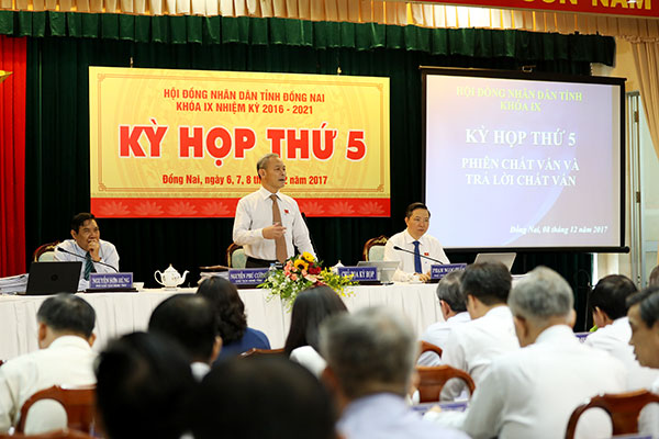 Cục trưởng Cục Thi hành án dân sự tỉnh Đồng Nai trả lời chất vấn tại kỳ họp thứ 5 Hội đồng nhân dân tỉnh Đồng Nai khóa IX