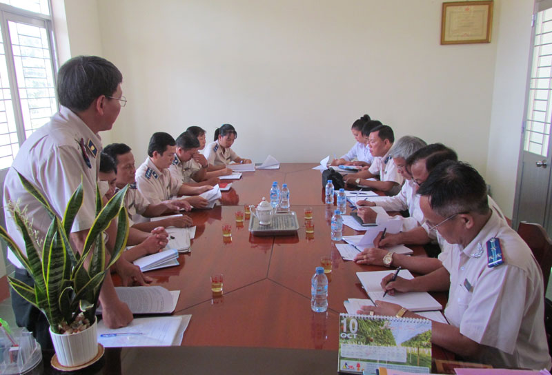 LÃNH ĐẠO CỤC THI HÀNH ÁN DÂN SỰ DỰ HỌP KIỂM ĐIỂM VÀ CHỈ ĐẠO CHI CỤC THI HÀNH ÁN DÂN SỰ HUYỆN THANH BÌNH THỰC HIỆN KIẾN NGHỊ CỦA VIỆN KIỂM SÁT NHÂN DÂN TỈNH