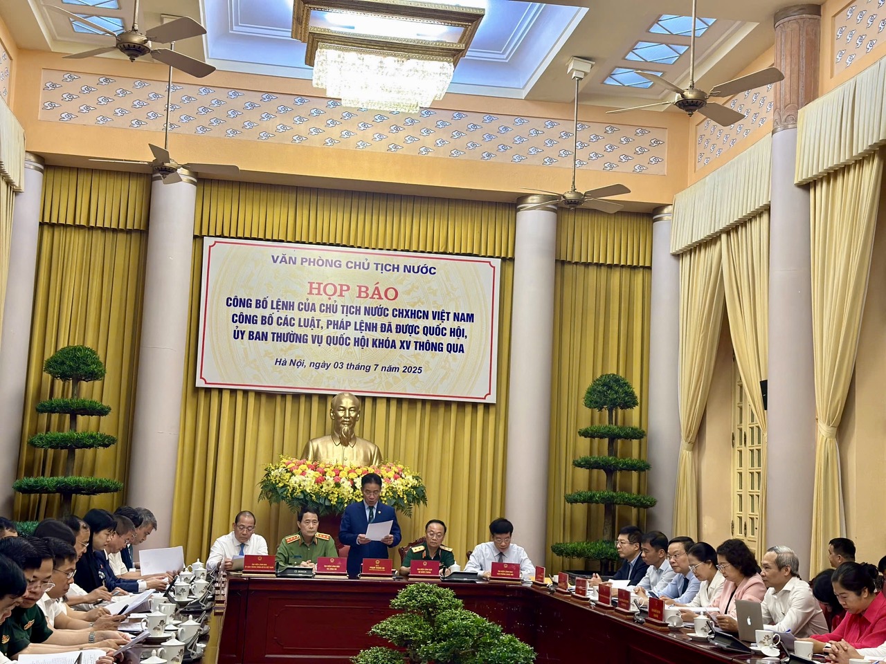 Ảnh đại diện Công bố Lệnh của Chủ tịch nước về Luật sửa đổi, bổ sung một số điều của Luật Quốc tịch Việt Nam vừa được thông qua tại kỳ họp thứ 9, Quốc hội khóa XV