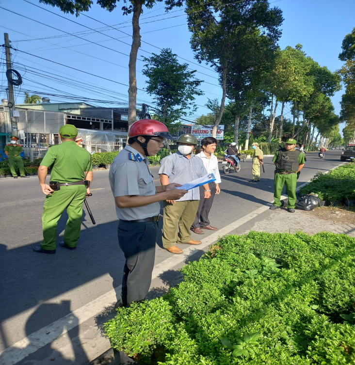Chi cục Thi hành án dân sự thành phố Sa Đéc cưỡng chế thi hành án giao tài sản cho người trúng đấu giá