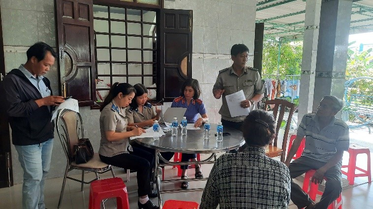 Phòng Thi hành án dân sự khu vực 11 kê biên quyền sử dụng đất và tài sản gắn liền với đất để thi hành án