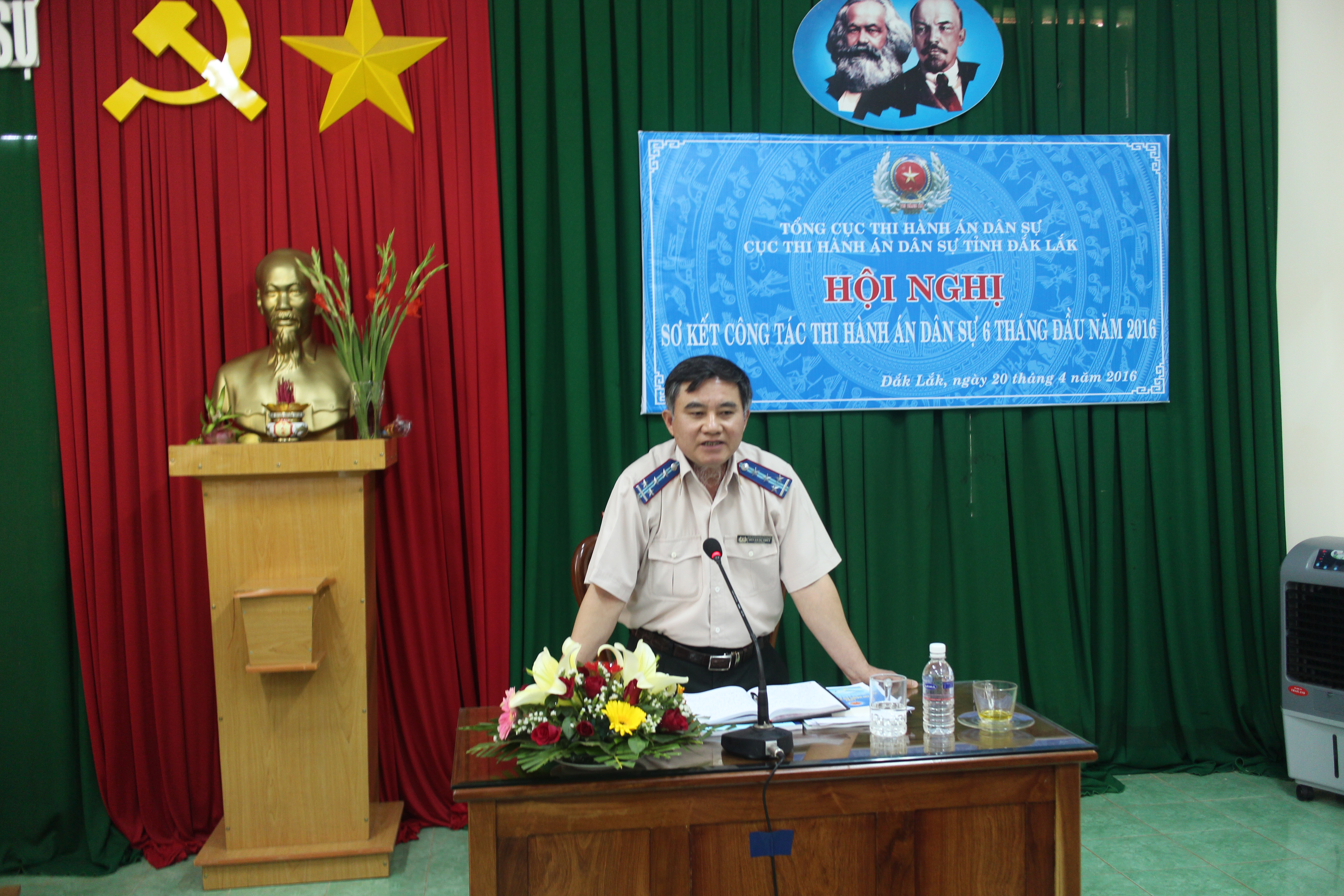 Đồng chí Bùi Đăng Thủy - Bí thư Đảng ủy - Cục trưởng Cục Thi hành án dân sự tỉnh