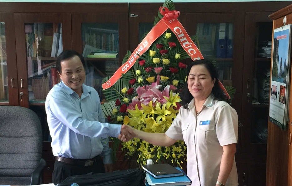 Lãnh đạo Cục chúc mừng Tòa án nhân dân tỉnh nhân dịp 70 năm ngày truyền thống Ngành Tòa án nhân dân (13/9/1945-13/9/2015)