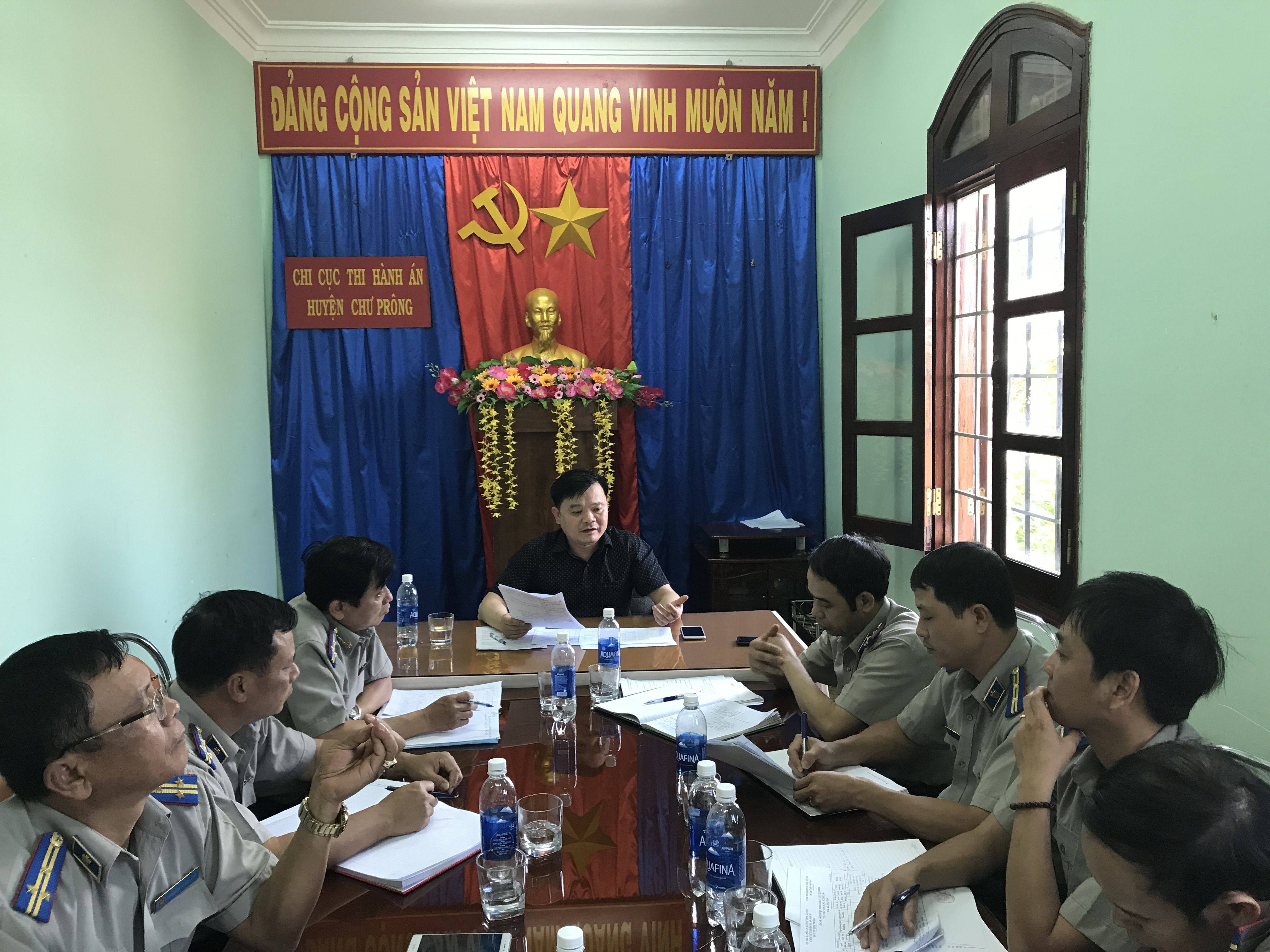 CỤC THADS TỈNH GIA LAI CHỈ ĐẠO CHI CỤC THADS HUYỆN CHƯ PRÔNG THI HÀNH CÁC VỤ VIỆC CÓ GIÁ TRỊ LỚN, LIÊN QUAN ĐẾN TÍN DỤNG NGÂN HÀNG