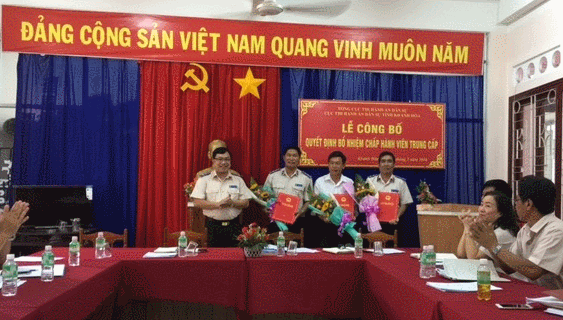 Lễ công bố Quyết định bổ nhiệm Chấp hành viên trung cấp