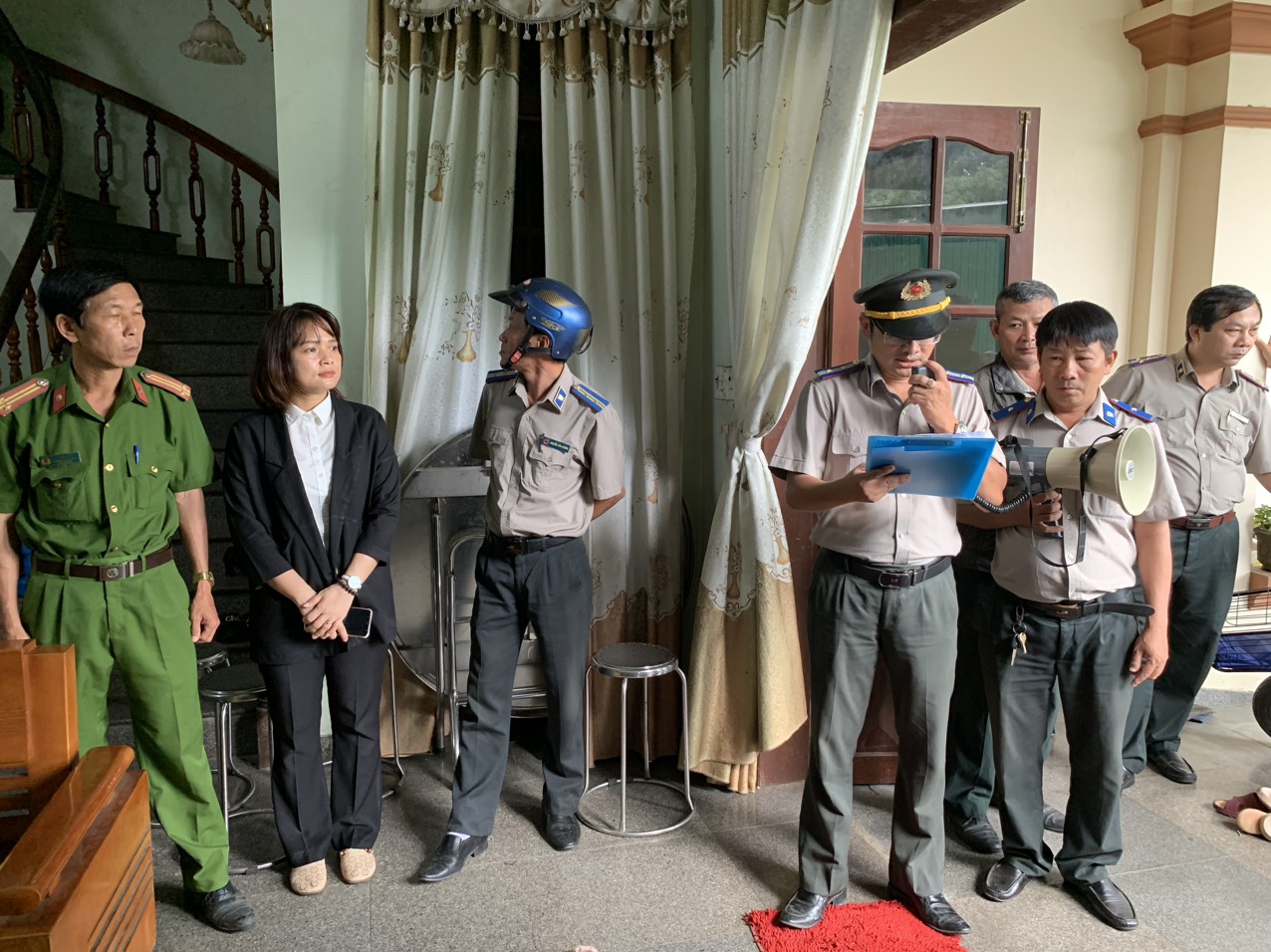 Chi cục THADS thành phố Quảng Ngãi tổ chức cưỡng chế giao tài sản