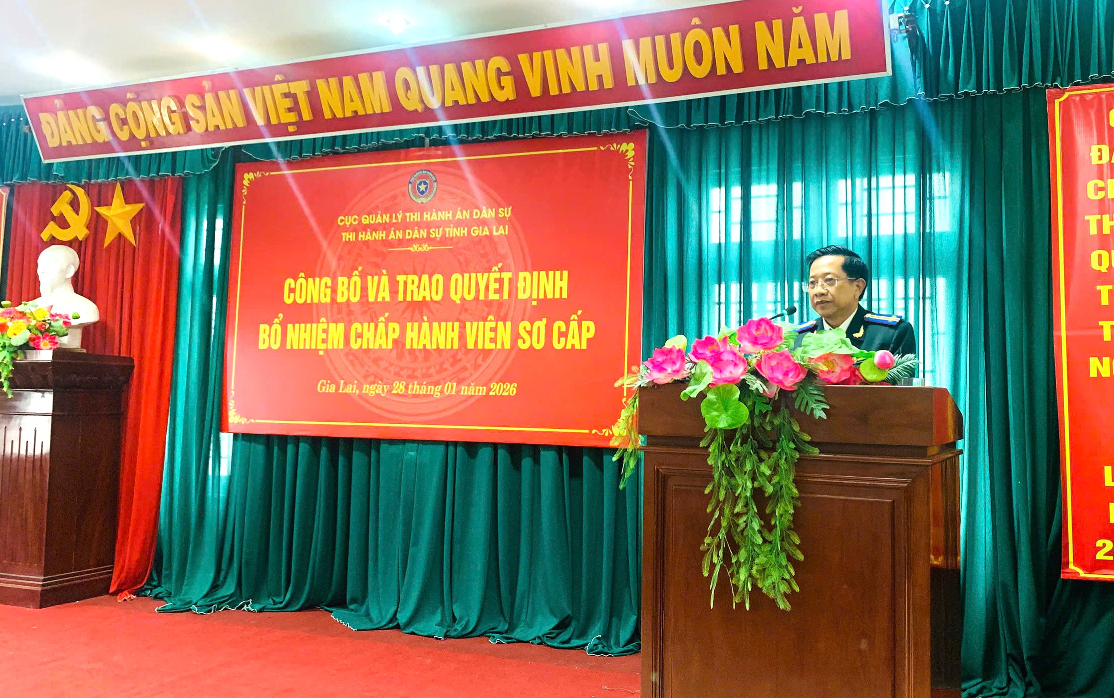 ​Thi hành án dân sự tỉnh Gia Lai công bố và trao quyết định bổ nhiệm Chấp hành viên sơ cấp