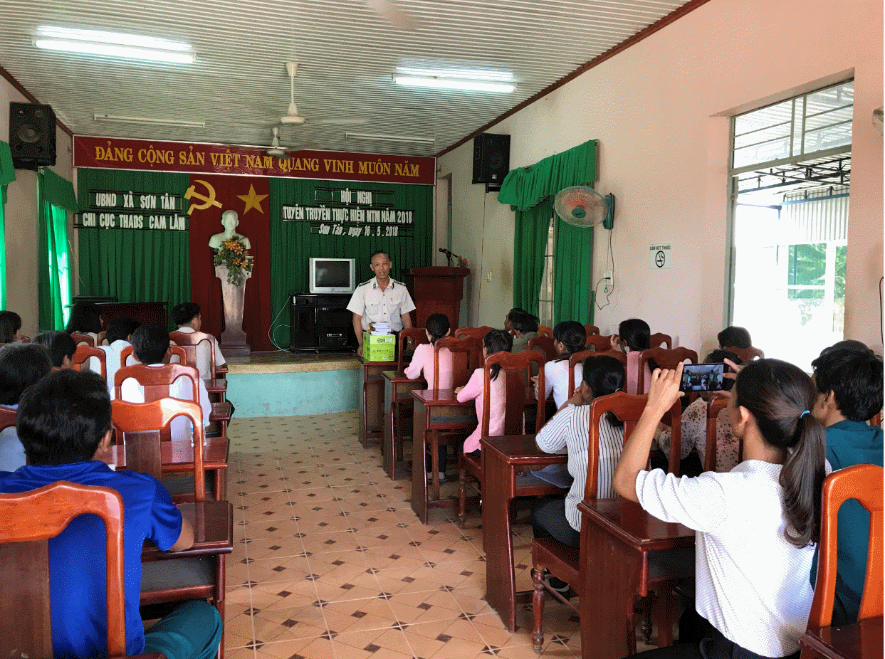 Chi cục THADS huyện Cam Lâm thực hiện phong trào thi đua "Ngành Tư pháp góp phần xây dựng nông thôn mới 2018"