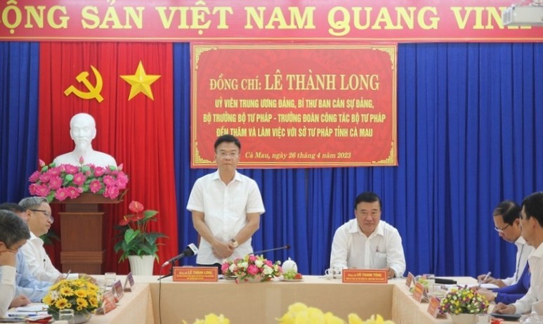 Bộ trưởng Lê Thành Long thăm và làm việc với Sở Tư pháp, Cục THADS tỉnh Cà Mau
