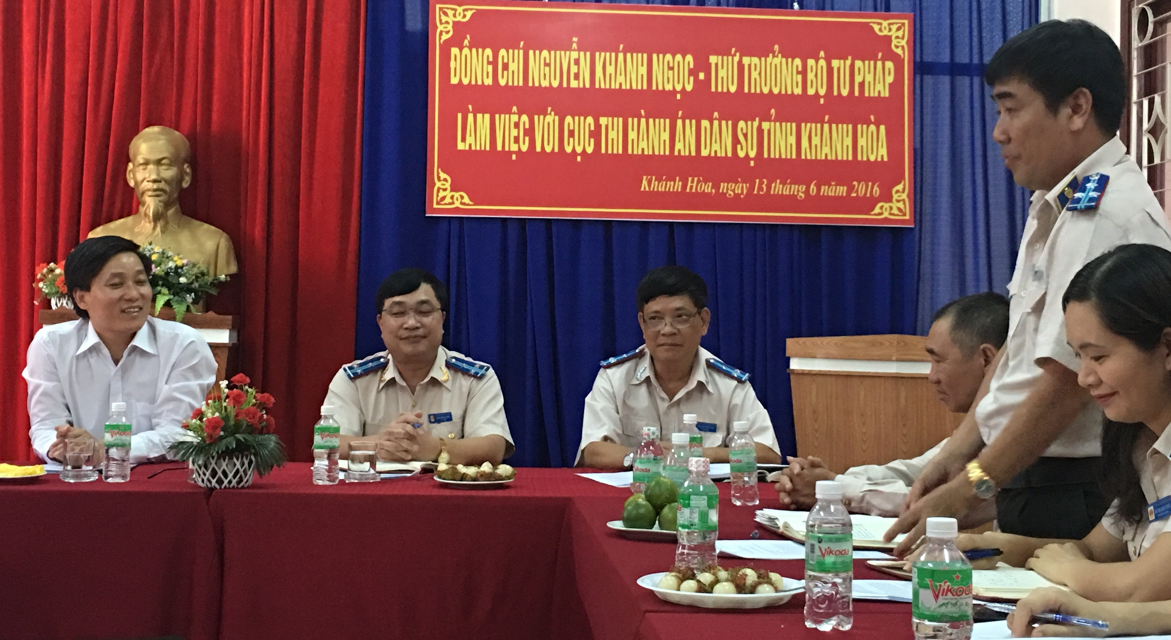 Thứ trưởng Bộ Tư pháp Nguyễn Khánh Ngọc thăm và làm việc tại Cục THADS tỉnh Khánh Hòa