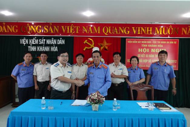 Album Ký Quy chế phối hợp với Ngân hàng Nhà nước chi nhánh tỉnh Khánh Hòa