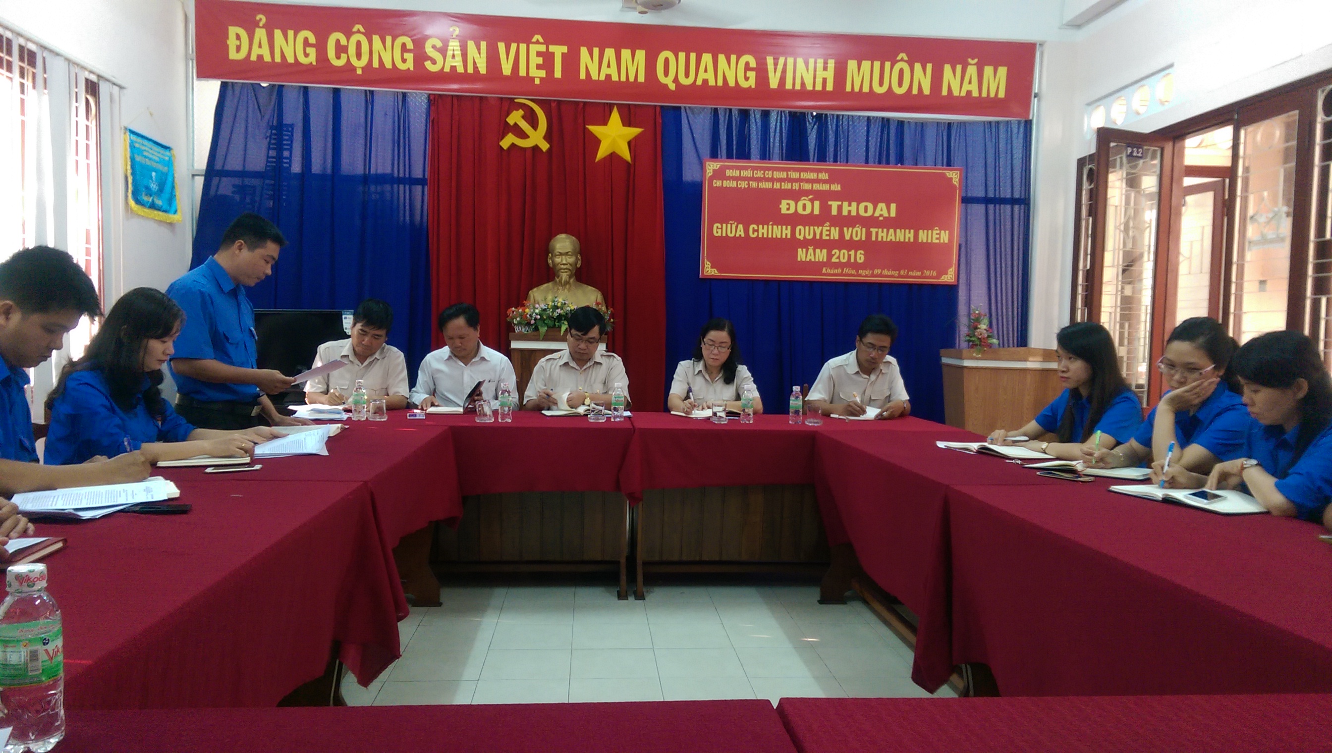 Đối thoại với Đoàn thanh niên