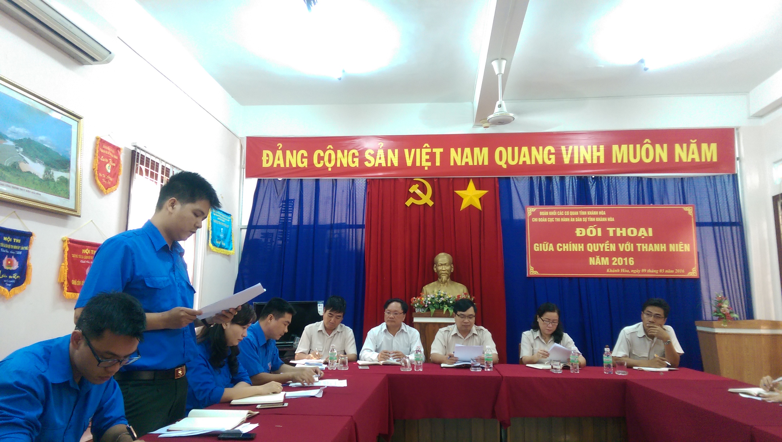 Đối thoại với Đoàn thanh niên