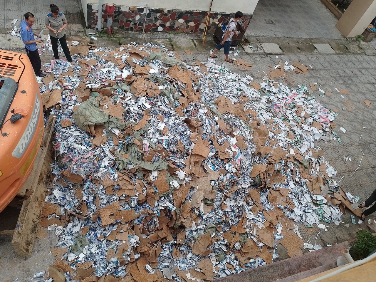 Anh cưỡng chế thi hành án