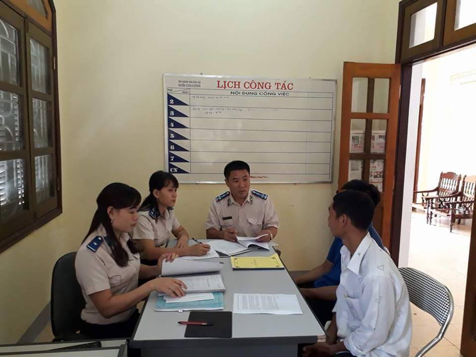 Chi cục Thi hành án dân sự huyện Con Cuông được Tổng cục trưởng tặng giấy khen trong đợt thi đua cao điểm năm 2017