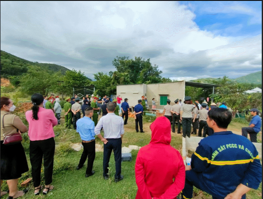 Chi cục Thi hành án dân sự thành phố Cam Ranh cưỡng chế thi hành án tại thôn Hòa Sơn, xã Cam Thịnh Đông, thành phố Cam Ranh, tỉnh Khánh Hòa