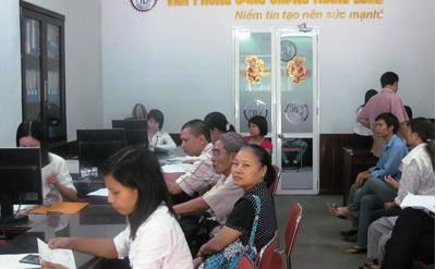 District-level justice sections authenticate bilingual papers and documents