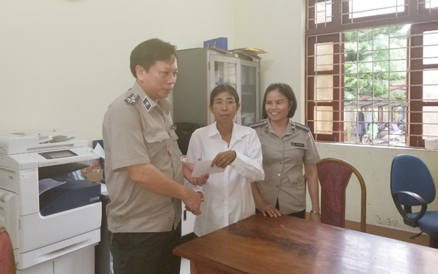 Cục trưởng Hoàng Văn Truyền làm việc tại Chi cục THADS huyện Thạch Thành