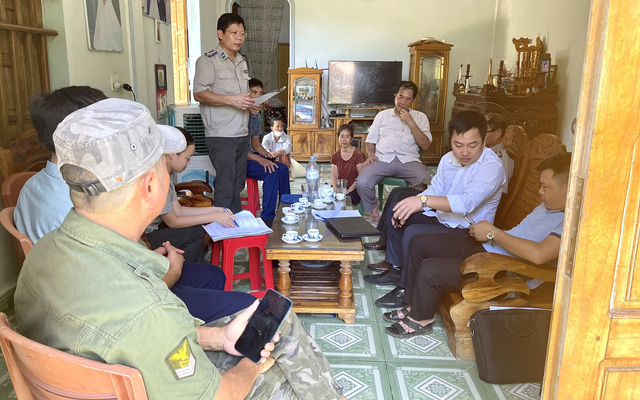 Chấp hành viên Cục THADS tỉnh động viên, thuyết phục đương sự tự nguyện thi hành án