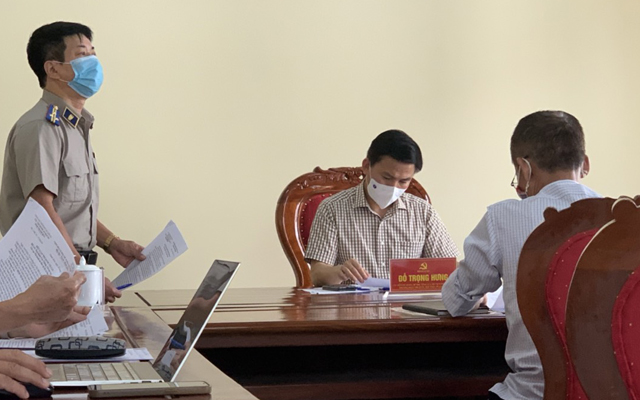 Đồng chí Đỗ Trọng Hưng, Ủy viên Trung ương Đảng, Bí thư Tỉnh ủy tiếp công dân trong lĩnh vực Thi hành án dân sự