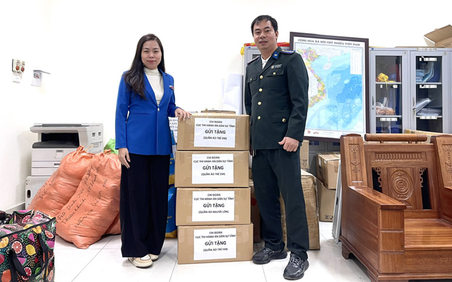 Chi đoàn Thanh niên Cục tham gia chương trình "Đông biên cương - ấm lòng dân bản "