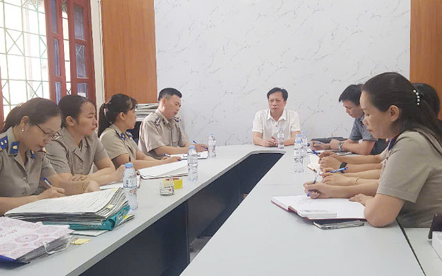 Cục trưởng Hoàng Văn Truyền làm việc với Chi cục THADS Nông Cống, Như Thanh về công tác sắp xếp cơ quan THADS