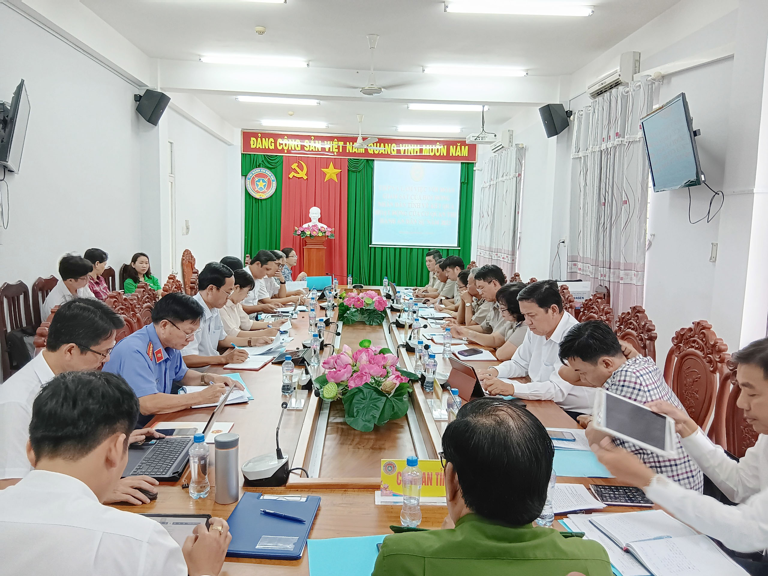 Ban Pháp chế Hội đồng nhân dân Tỉnh giám sát kết quả hoạt động công tác thi hành án dân sự, theo dõi thi hành án hành chính trên địa tỉnh Đồng Tháp