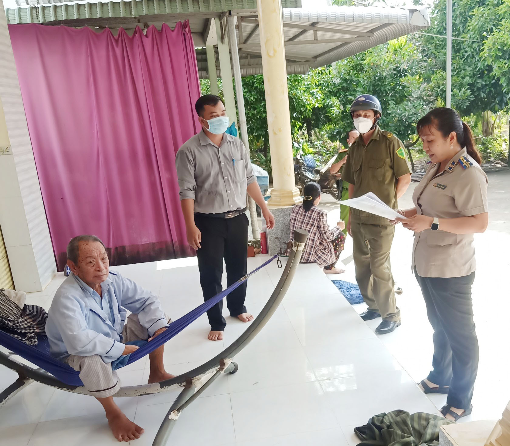 Cục Thi hành án dân sự tỉnh Đồng Tháp tổ chức cưỡng chế kê biên quyền sử dụng đất và tài sản gắn liền với đất