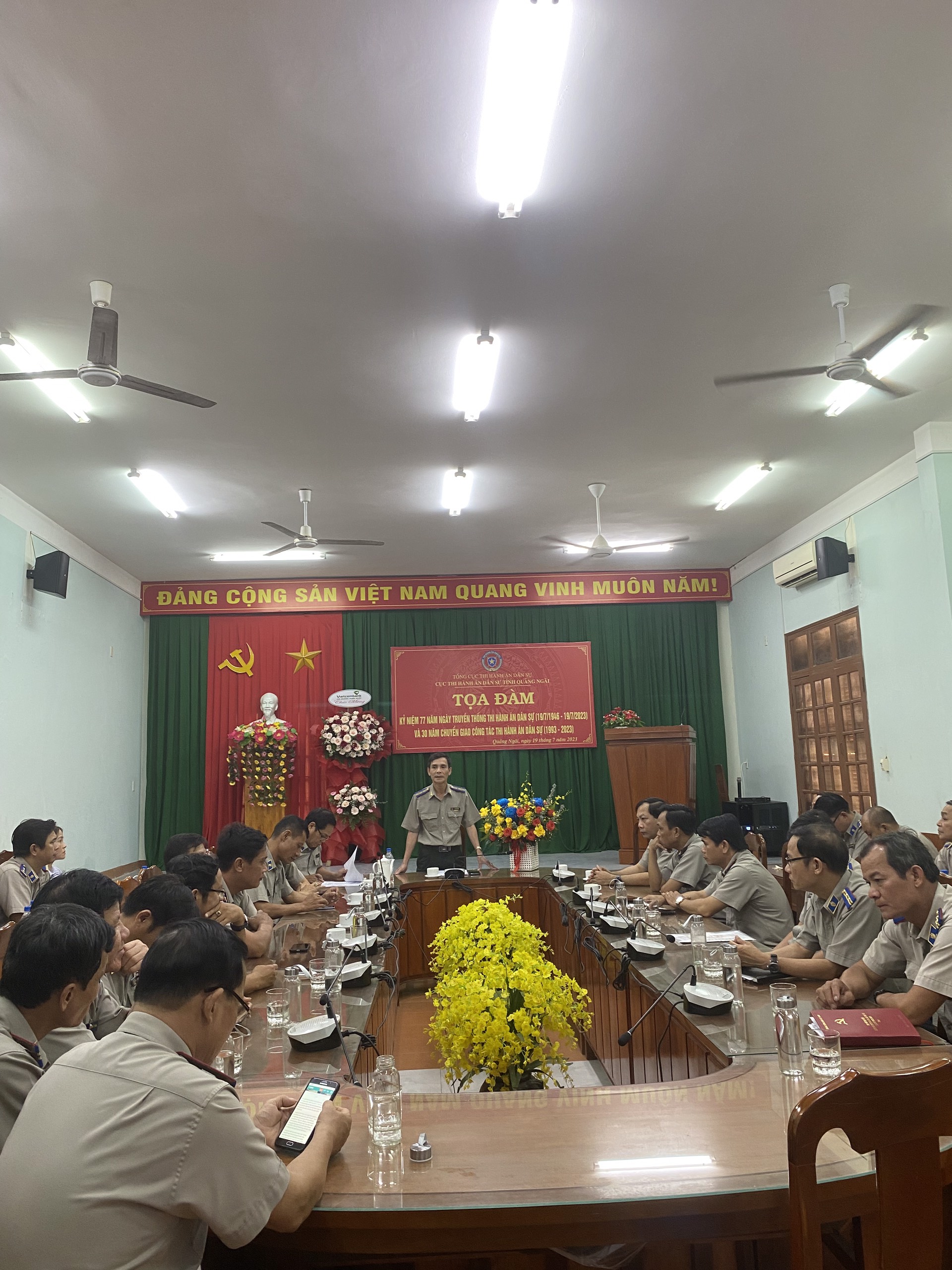 CỤC THI HÀNH ÁN DÂN SỰ TỈNH QUẢNG NGÃI TỔ CHỨC TỌA ĐÀM KỶ NIỆM 77 NĂM NGÀY TRUYỀN THỐNG THADS (19/7/1946 - 19/7/2023) VÀ 30 NĂM CHUYỂN GIAO CÔNG TÁC THADS (1993-2023)