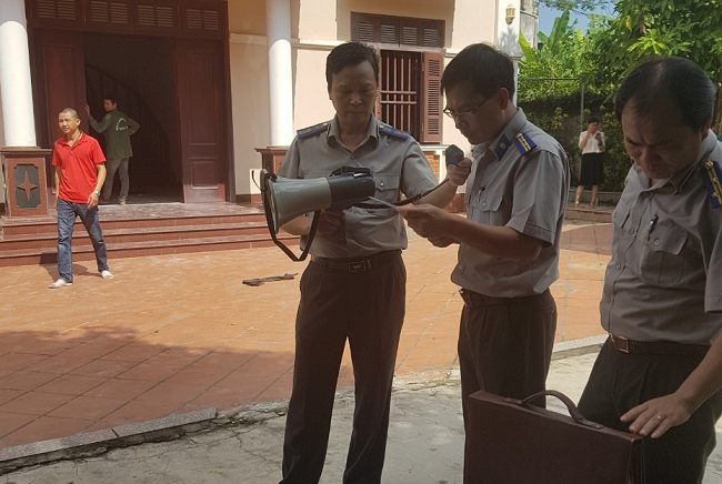 CHI CỤC THADS T.P THANH HÓA TỔ CHỨC CƯỠNG CHẾ GIAO TÀI SẢN NHÀ VÀ ĐẤT