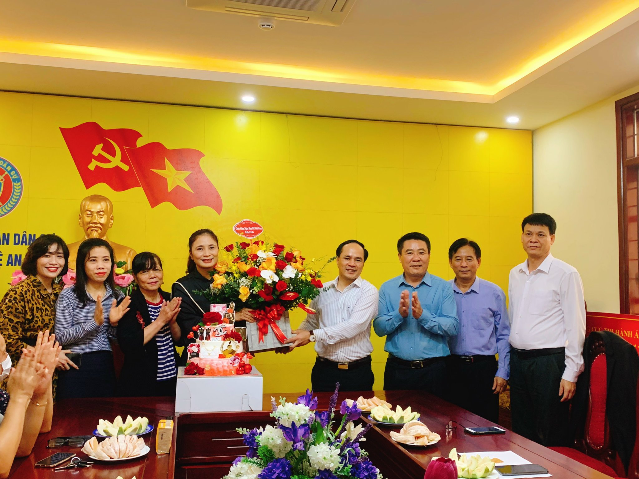 Cục Thi hành án dân sự tỉnh Nghệ An tổ chức Toạ đàm nhân ngày Phụ nữ Việt Nam 20/10