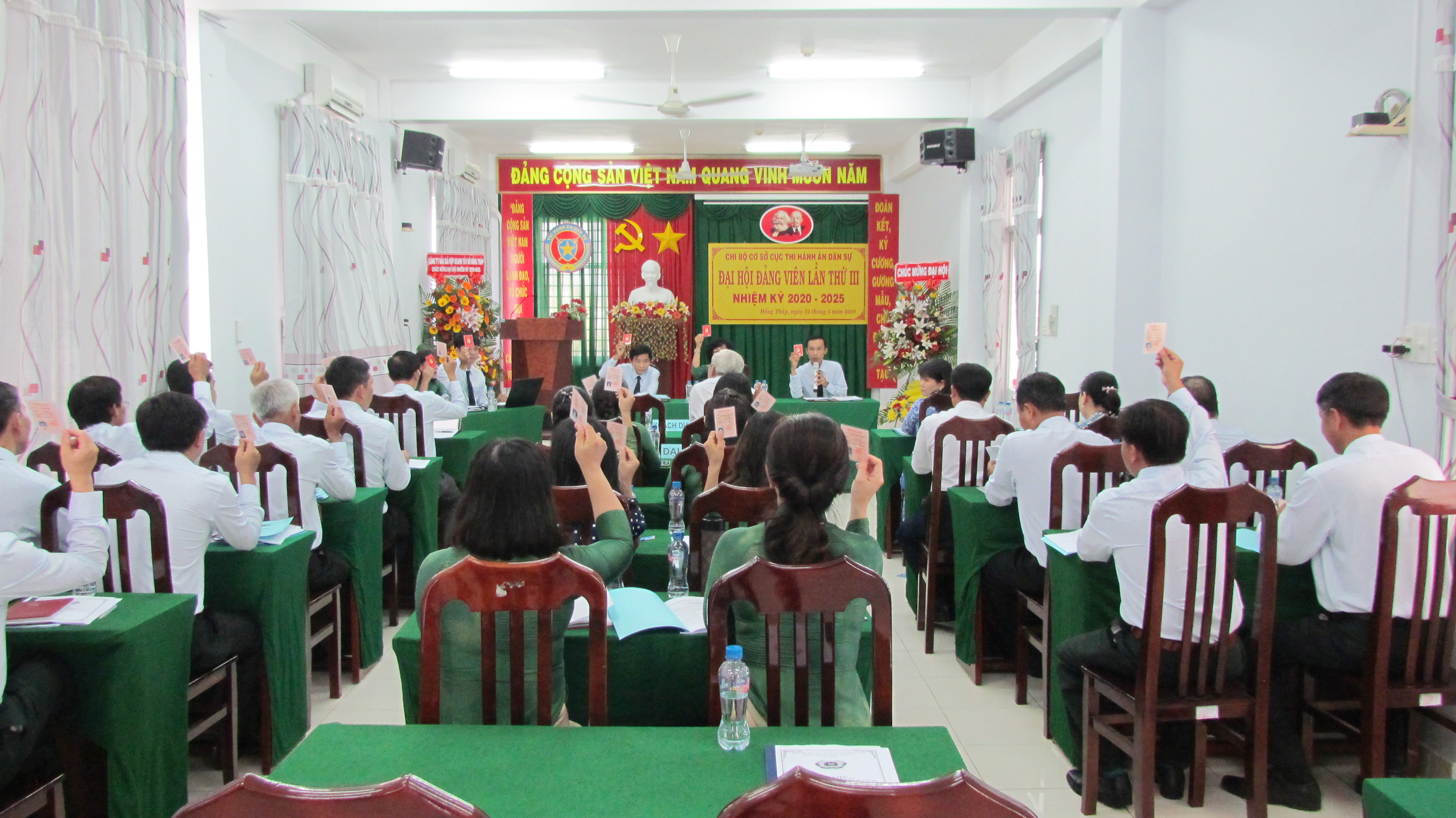 Chi bộ cơ sở Cục Thi hành án dân sự tỉnh Đồng Tháp tổ chức thành công Đại hội Chi bộ nhiệm kỳ 2020 - 2025