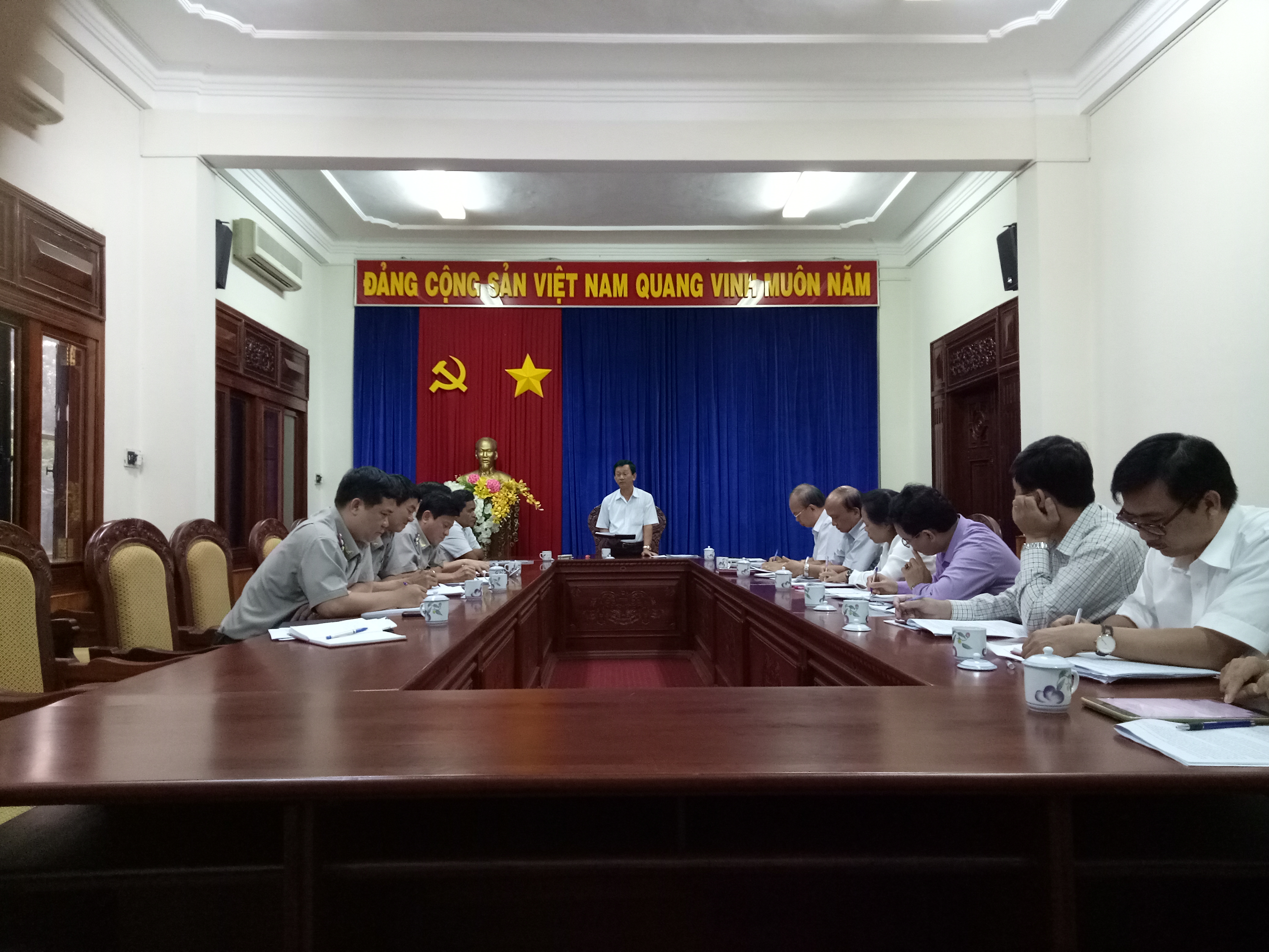 THƯỜNG TRỰC TỈNH ỦY LÀM VIỆC VỚI TẬP THỂ LÃNH ĐẠO CỤC VỀ CÔNG TÁC THI HÀNH ÁN DÂN SỰ TRÊN ĐỊA BÀN TỈNH GIA LAI