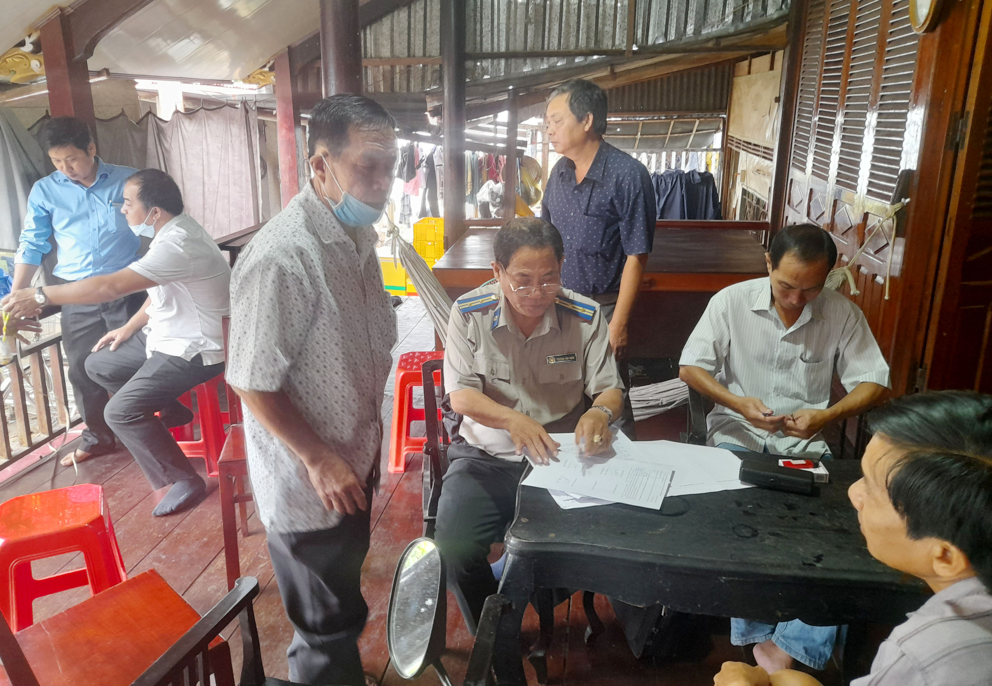 Chi cục THADS huyện Hồng Ngự thực hiện cưỡng chế, kê biên xử lý tài sản đảm bảo thi hành án