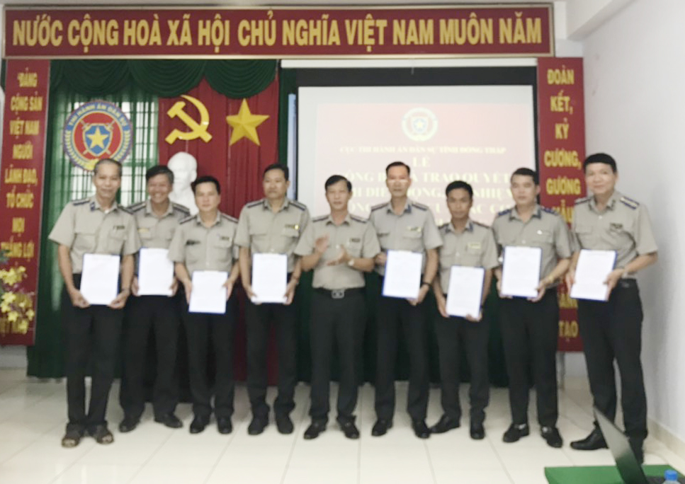 Cục Thi hành án dân sự tỉnh Đồng Tháp tổ chức Lễ công bố và trao quyết định điều động, bổ nhiệm công chức