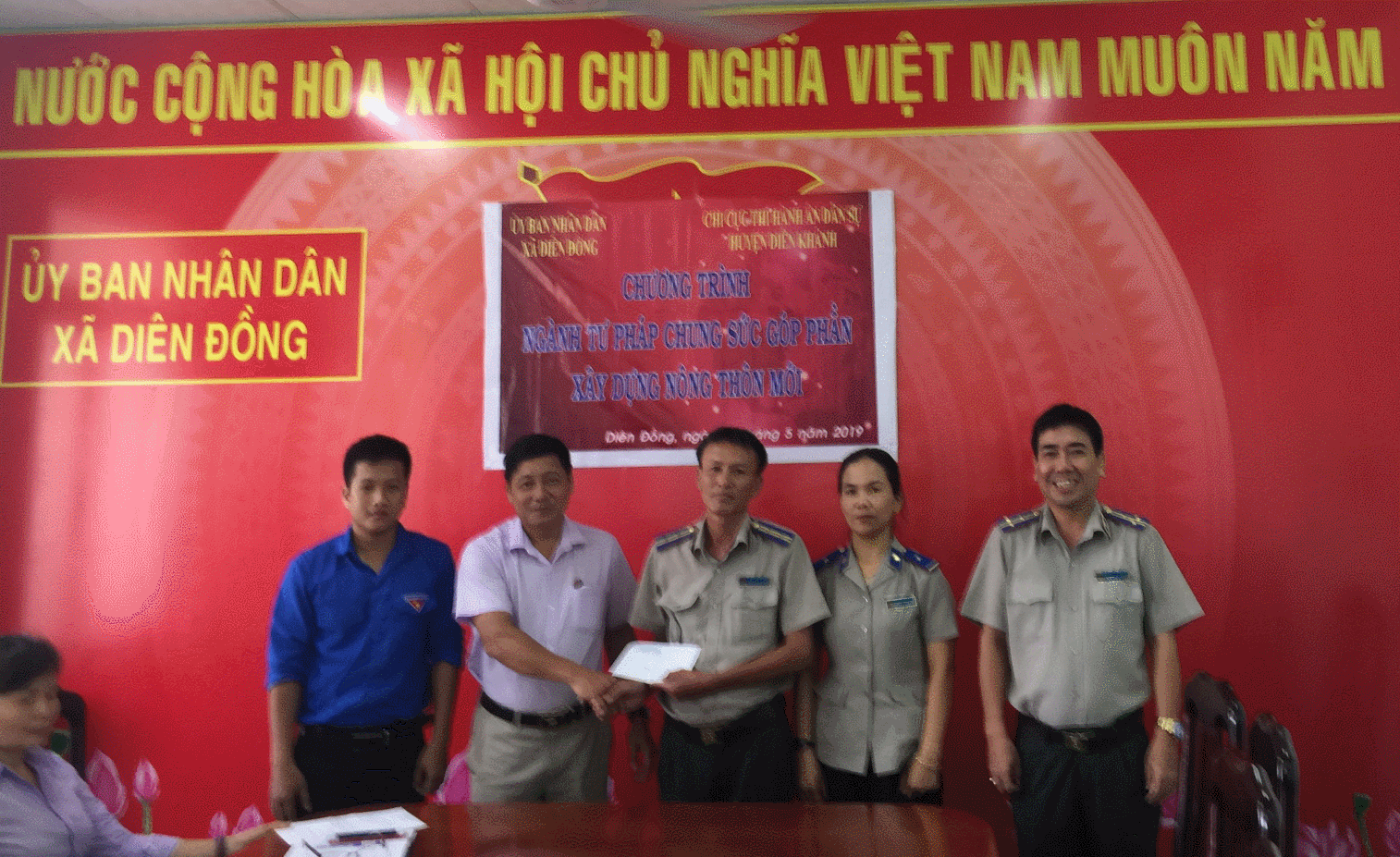 Chi cục Thi hành án dân sự huyện Diên Khánh chung sức góp phần xây dựng nông thôn mới