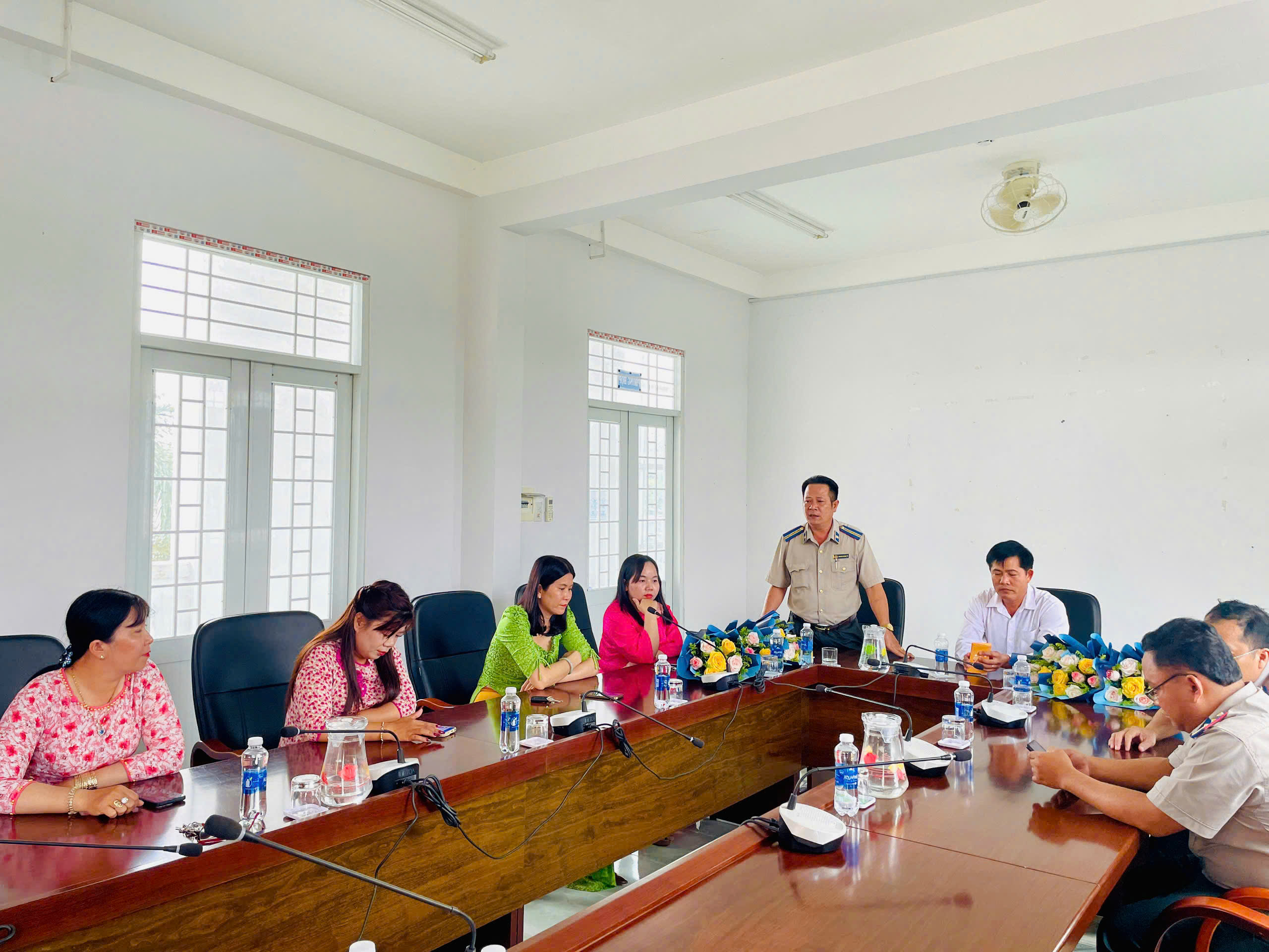 Phòng Thi hành án dân sự Khu vực 13 chào mừng Ngày Quốc tế Phụ nữ 08-3-2025