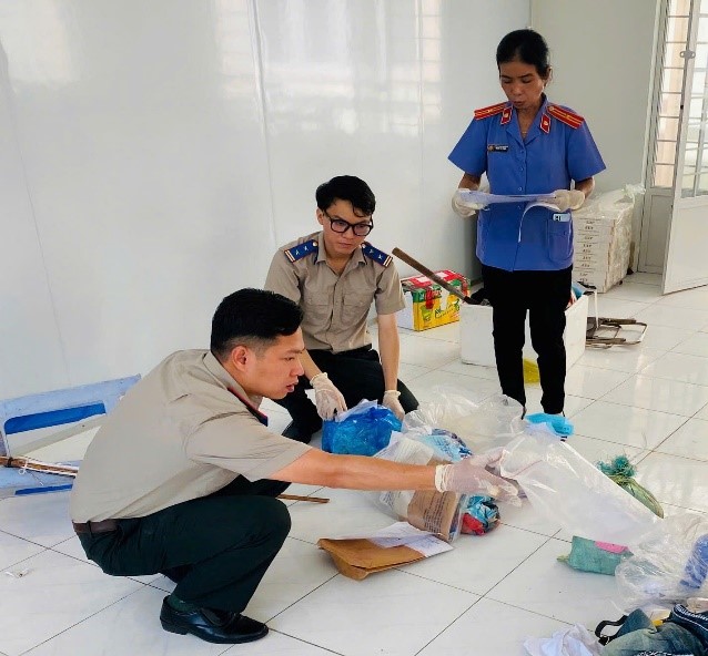 Nhằm bảo đảm việc thi hành án được thực hiện nghiêm minh, đúng quy định pháp luật, Phòng Thi hành án dân sự Khu vực 2 đã tổ chức tiêu hủy vật chứng theo kế hoạch đề ra.