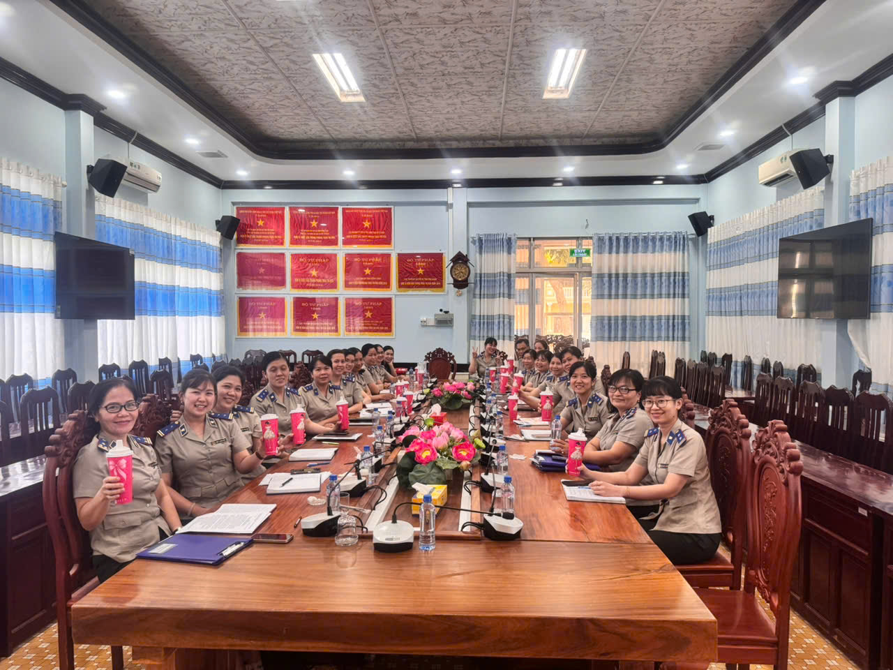 Phòng Tài chính - Kế toán thuộc Thi hành án dân sự tỉnh Đồng Tháp tổ chức họp mặt kỷ niệm 116 năm ngày Quốc tế Phụ nữ 8/3