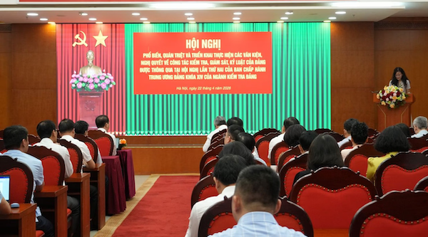 Quán triệt, triển khai thực hiện các văn kiện, nghị quyết về công tác kiểm tra, giám sát, kỷ luật của Đảng