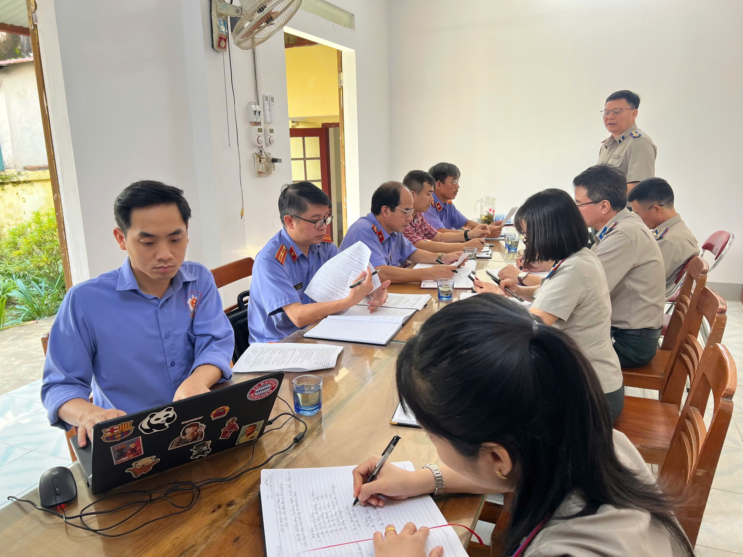 Viện Kiểm sát nhân dân huyện Văn Chấn công bố Kết luận kiểm sát trực tiếp công tác THADS, theo dõi thi hành án hành chính tại Chi cục THADS huyện Văn Chấn