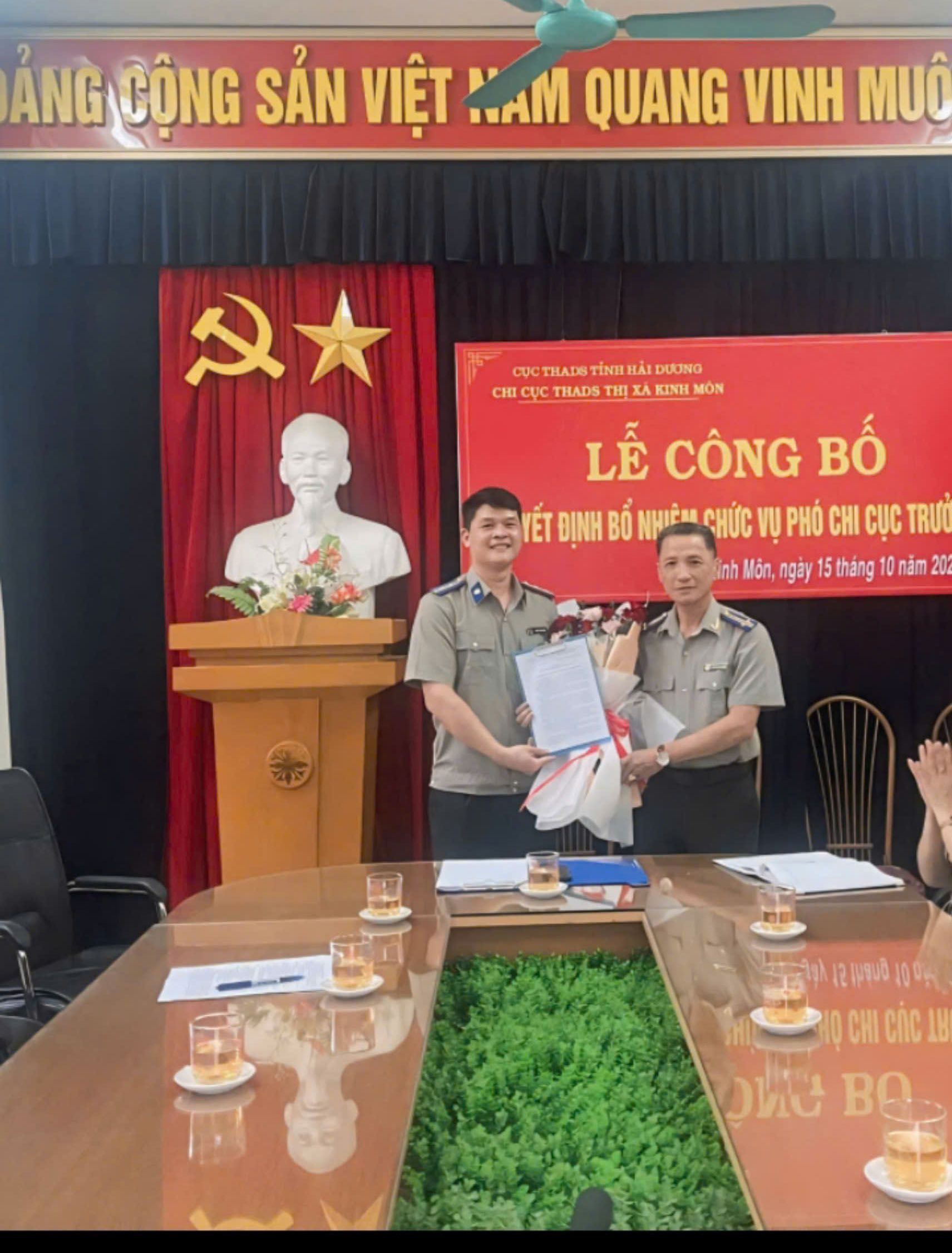 Cục THADS tỉnh Hải Dương công bố quyết định bổ nhiệm Phó Chi cục trưởng Chi cục THADS thị xã Kinh Môn